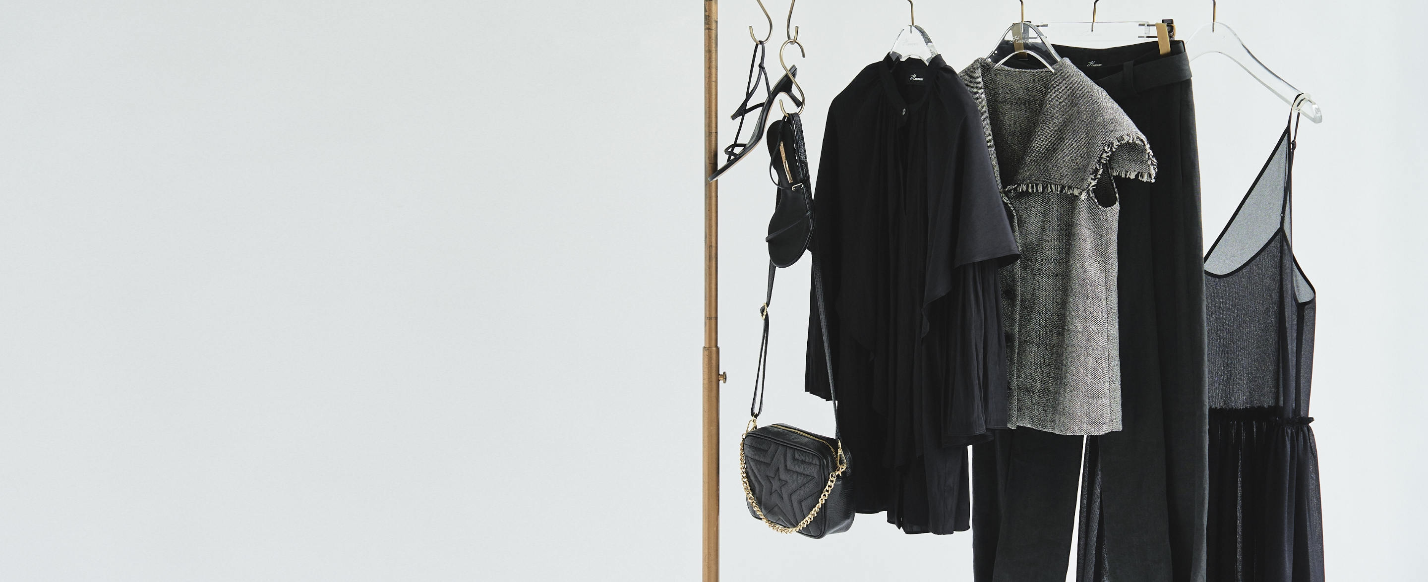 THREE STYLING in BLACK. いま欲しいのは、長く愛せる “黒い服”。