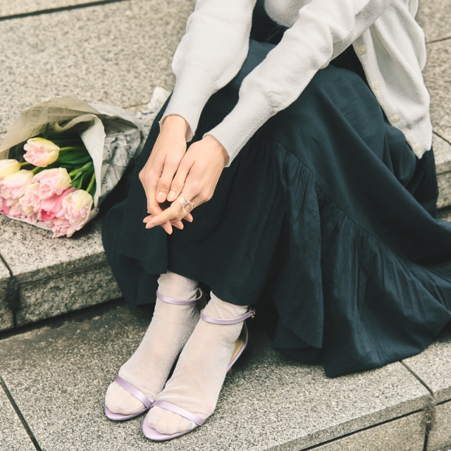 THIN STRAP SANDALS × SHEER SOCKS