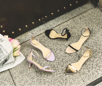 THIN STRAP SANDALS × SHEER SOCKS