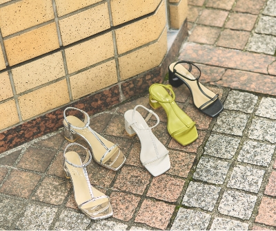 T-STRAP SANDALS × SHEER LAME SOCKS