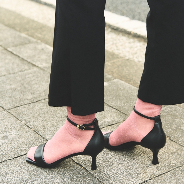 ANKLE STRAP SANDALS × SHEER LAME SOCKS