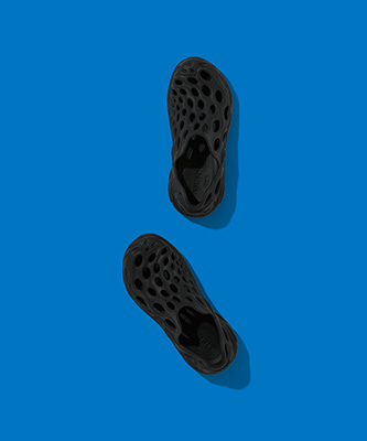 〈MERRELL〉のサンダル
